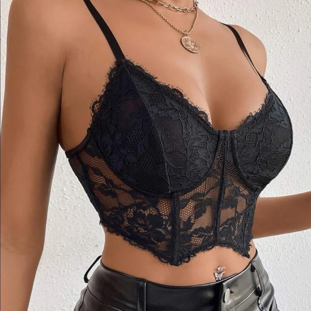 NWOT lace crop bra top